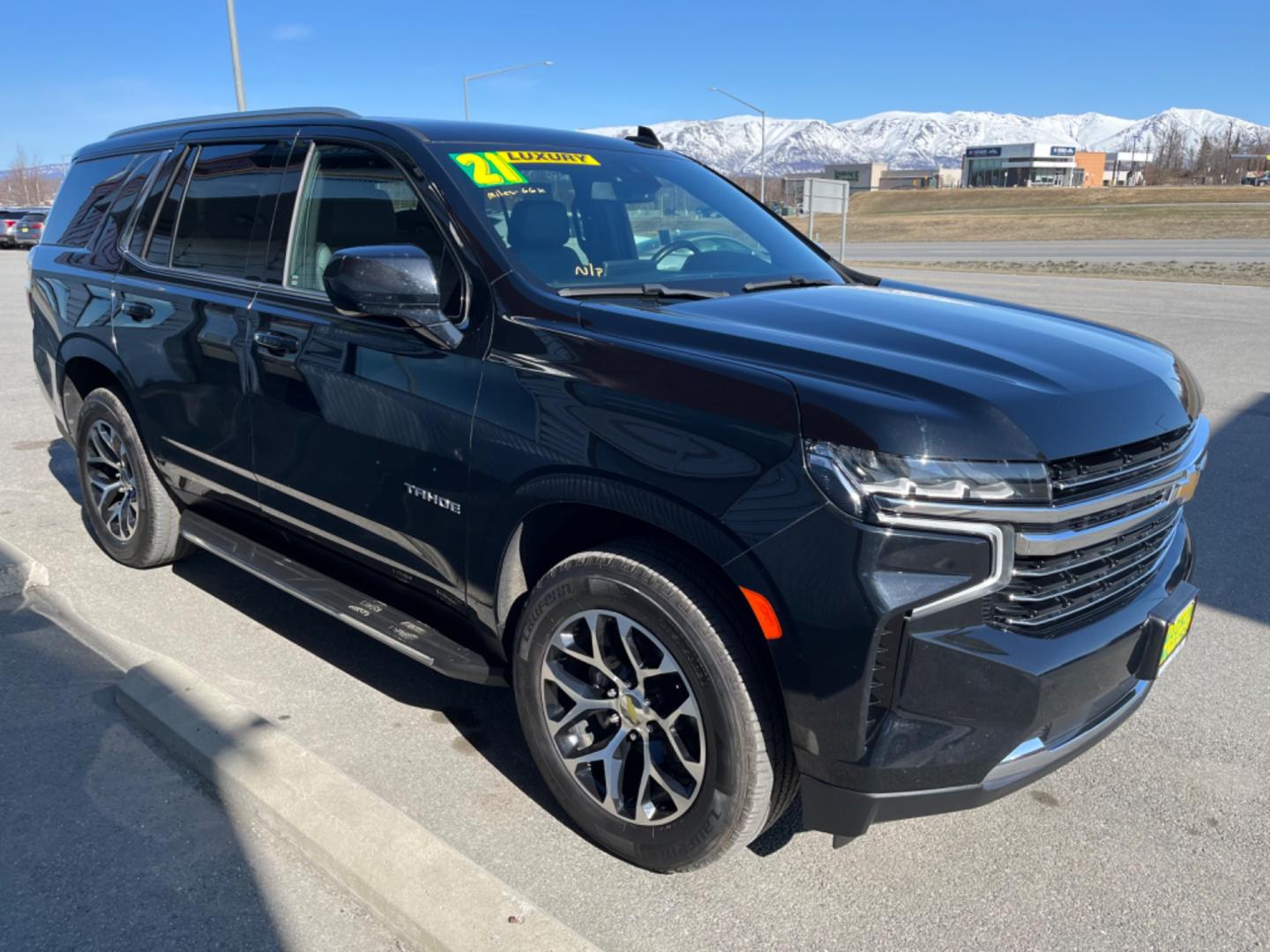 2021 BLACK /Black CHEVROLET TAHOE LT (1GNSKNKD0MR) with an 5.3L engine, Automatic transmission, located at 1960 Industrial Drive, Wasilla, 99654, (907) 274-2277, 61.573475, -149.400146 - Photo#5